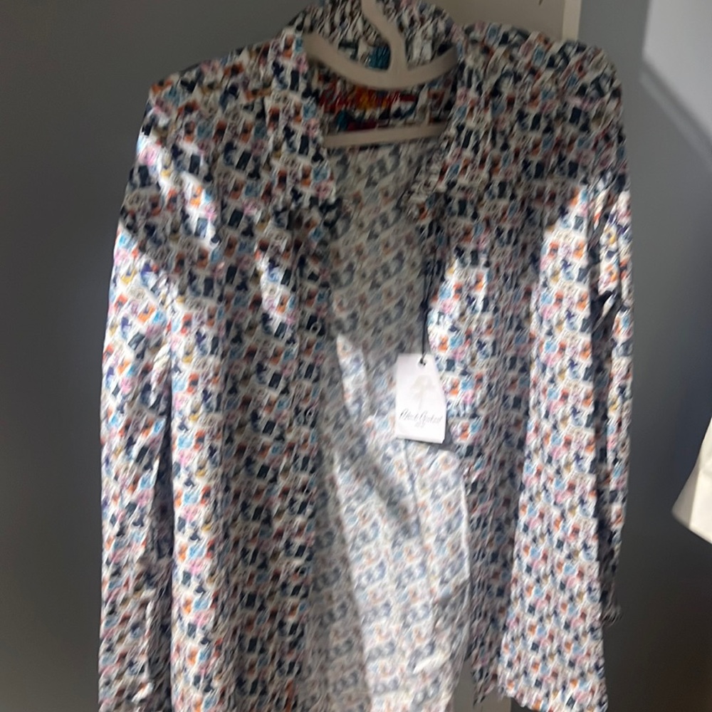 New With Tags Robert Graham long sleeve shirt size lg classic fit.